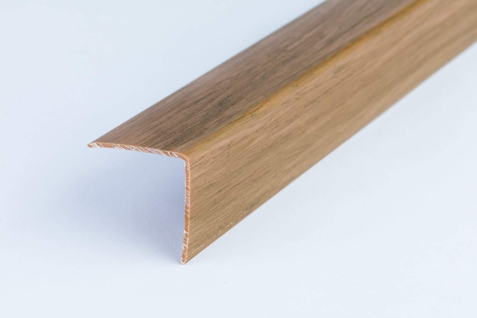 WOOD EFFECT PLASTIC PVC CORNER 90 DEGREE ANGLE TRIM 2.5 METERS VARIOUS SIZES Cezar by TMW Profiles (25mm x 25mm x 2.5M, Walnut)