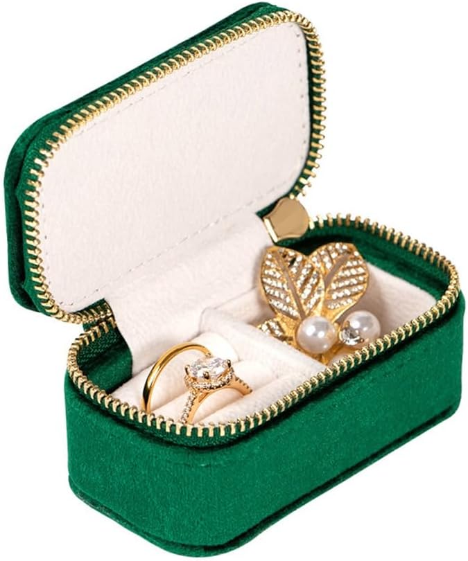 Small Flannelette Mini Jewelry Box Portable(D)