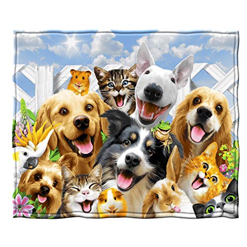Dawhud Direct Fleecedecke von Howard Robinson 50 inches by 60 inches Backyard Pals Hunde und Katzen Cover