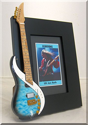 ULI JON ROTH Cadre photo guitare miniature SKY SCORPIONS - Les Beatles, Paul McCartney, John Lennon, RIngo Starr, George Harrison ULI JON ROTH Cadre photo guitare miniature SKY SCORPIONS