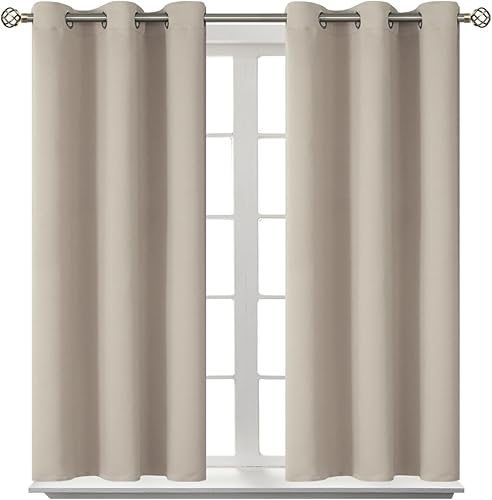 BGment Cortinas para oscurecer la habitación de 45 pulgadas de largo, cortinas con aislamiento térmico con ojales para tratamiento de ventanas para