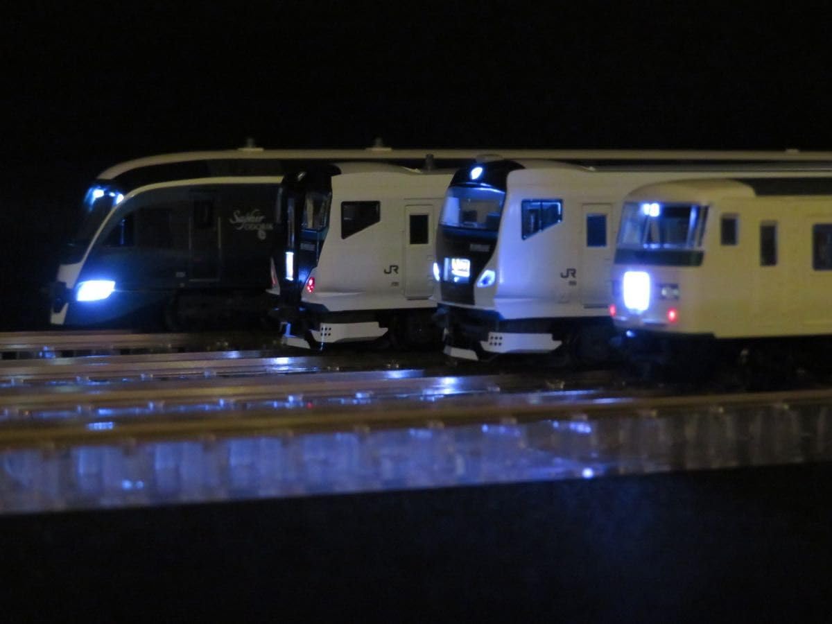 Amazon.co.jp: KATO E257系2000番台 「踊り子」 (9両セット),品 : おもちゃ