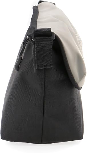Amazon.co.jp: Nylon Messenger Bag Back Pocket W/Divider Magnet VEG