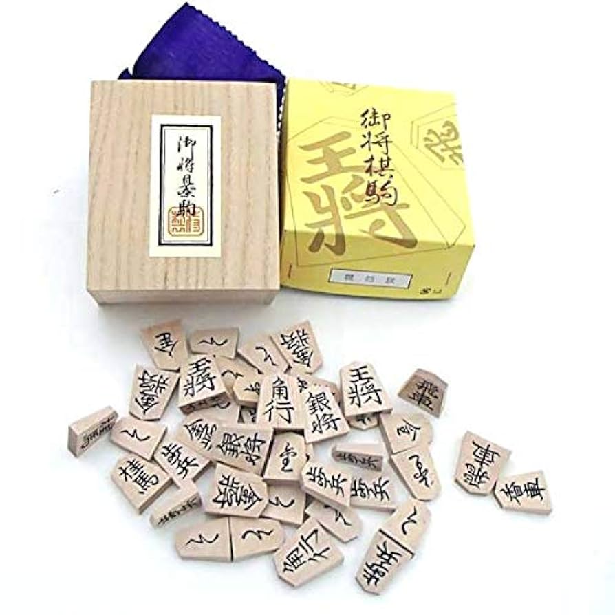 Amazon | 将棋駒 楓特上彫 錦旗書 桐箱入り（大石天狗堂