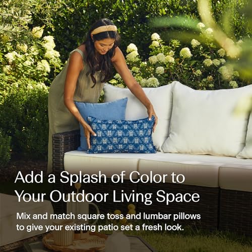 Honeycomb Indoor/Outdoor Lumbar Toss Pillow: 20