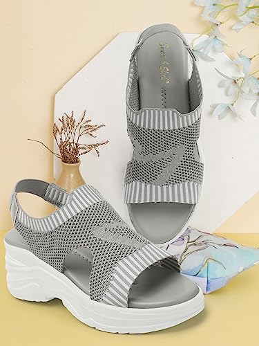 Image of Smart & Sleek Women Lightweight Sports Flatforms Sandals-AB69