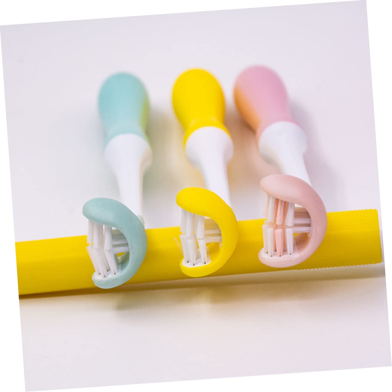 Spazzolino da Denti Design Avvolgente in Pp Portatile per Adulti 3 Lati Setole Morbide e Protezione per Cura Orale Quotidiana