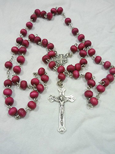 Rosário de contas esculpidas com cheiro de rosa e Jerusalém com cruz de Jesus (Terra Santa)