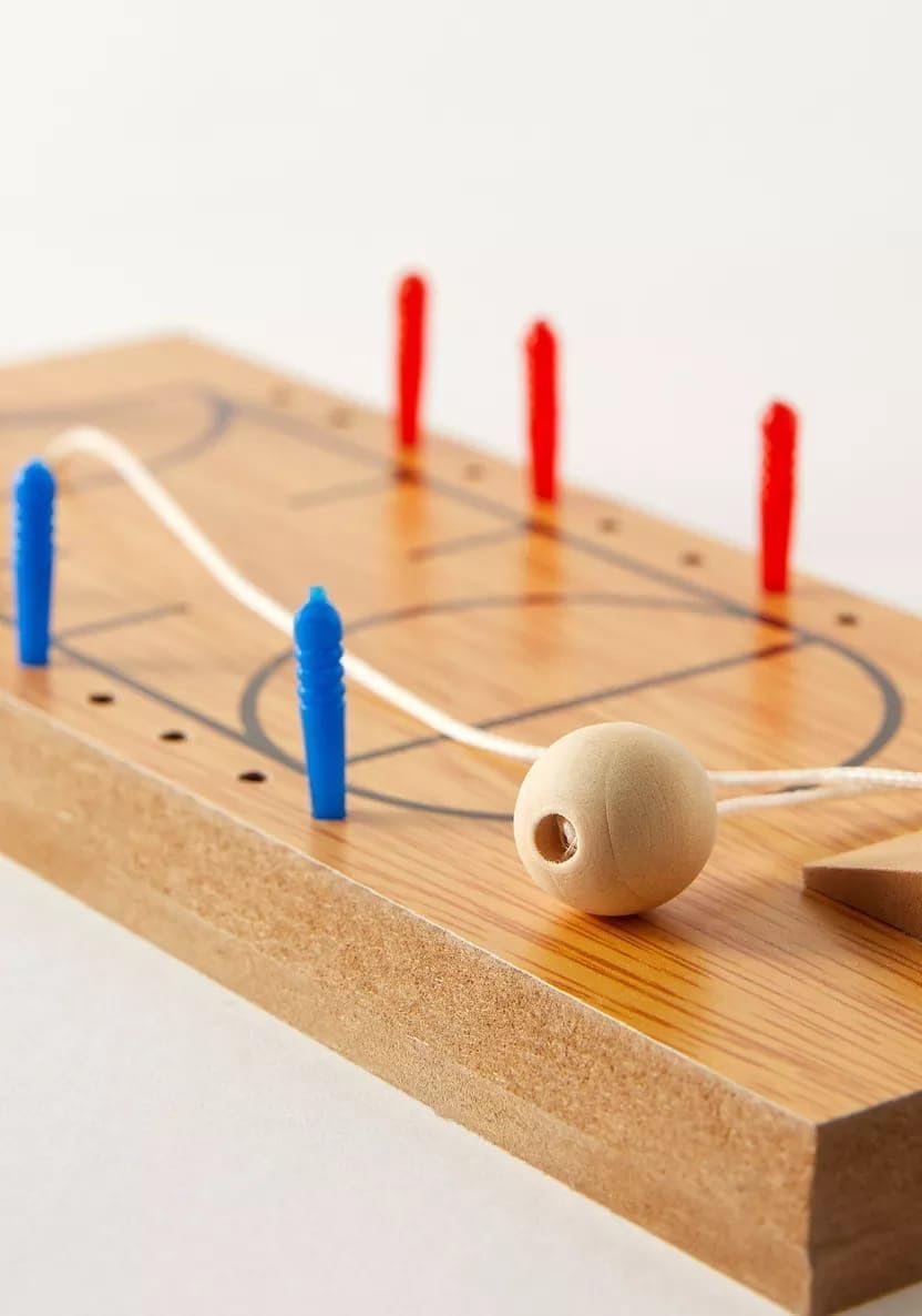 Wooden Desktop Basketball Game with Slingshot Shooter, 30 x 15 x 20 cm, Natural Wood
