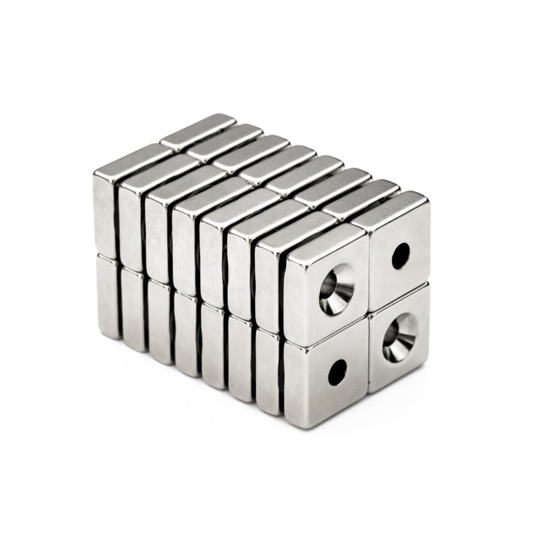Italfitmagnetisrl | 32 sztuki - Neodymowe bloki magnetyczne z siłą 5,30 kg - długość 15 mm x szerokość 15 mm x grubość 5 mm otwór 4,3 do wkręcania