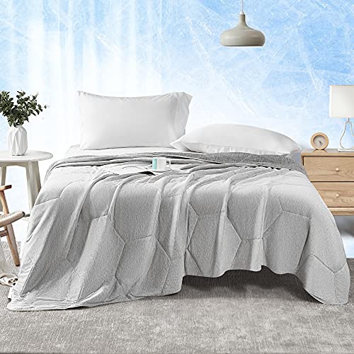 12 Best Cooling Blanket For Night Sweats In 2024, As Per Expert