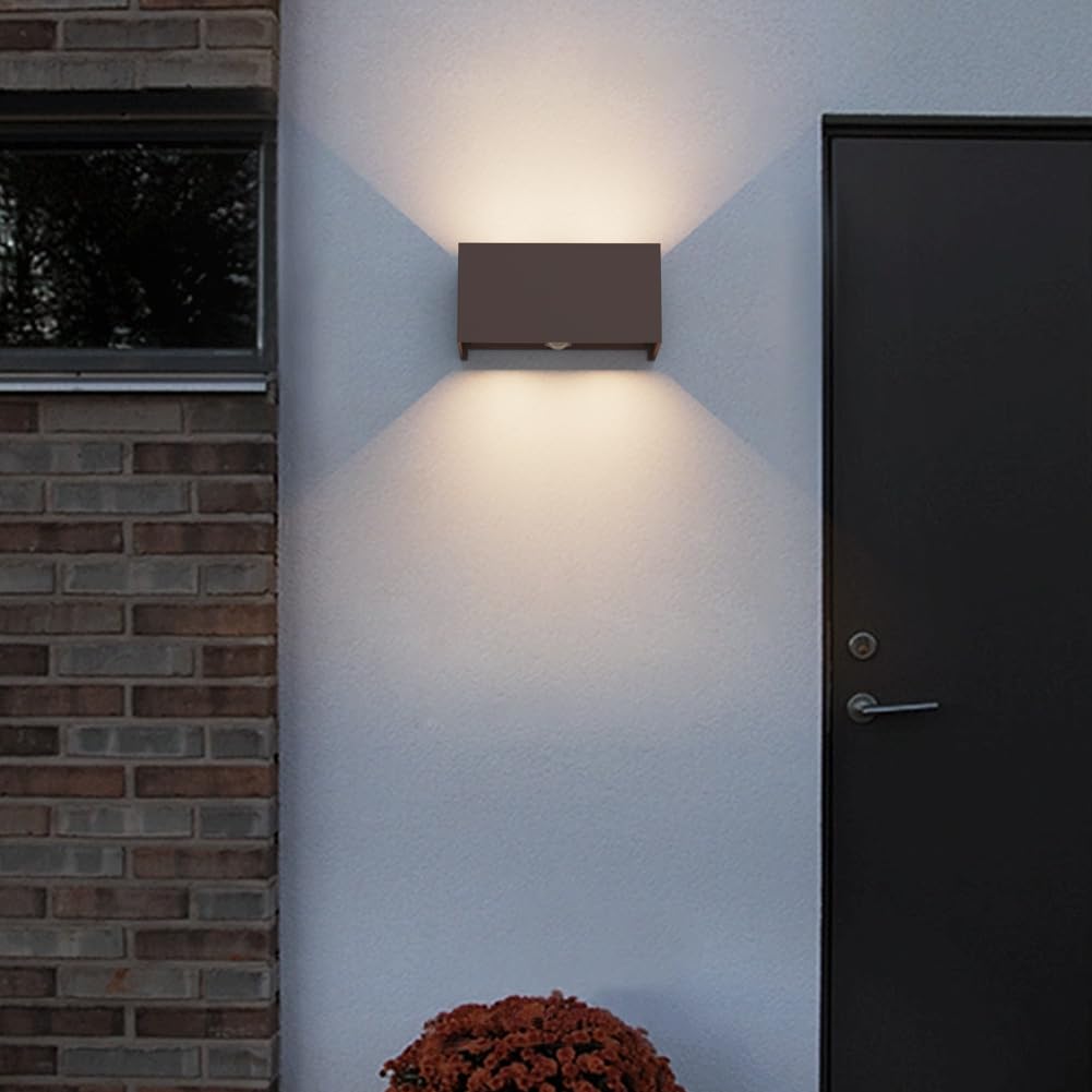 Klighten Lampada da esterno,24W Applique da Parete con sensore di movimento per luci esterni/interni Lampada da parete con fascio regolabile IP65 Impermeabile 3000K,Rosso Ruggine