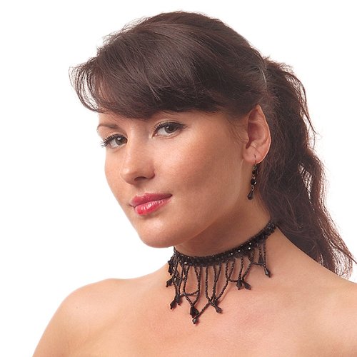 Collar y pendientes de cuentas acrílicas negras góticas Avalaya bisutería plástica negra 2