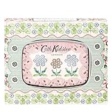 Baume à lèvres saveur pomme dans un miroir compact réutilisable décoré avec le charmant motif Cath Kidston Woven Flowers — un petit cadeau parfait pour elle