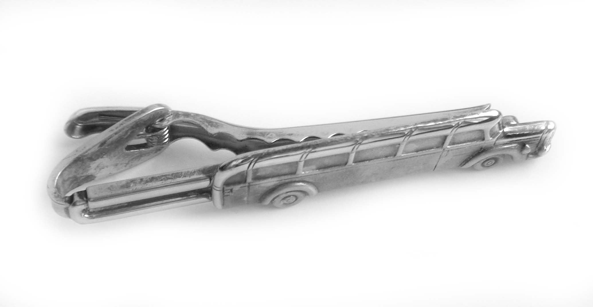 Krawattennadel mit Oldtimerbus ca. 6,8 cm lang silbern satiniert und leicht geschwärzt Patinastil m.i. Germany + Geschenkbox - SALE - Accessoire für die Seidenkrawatte