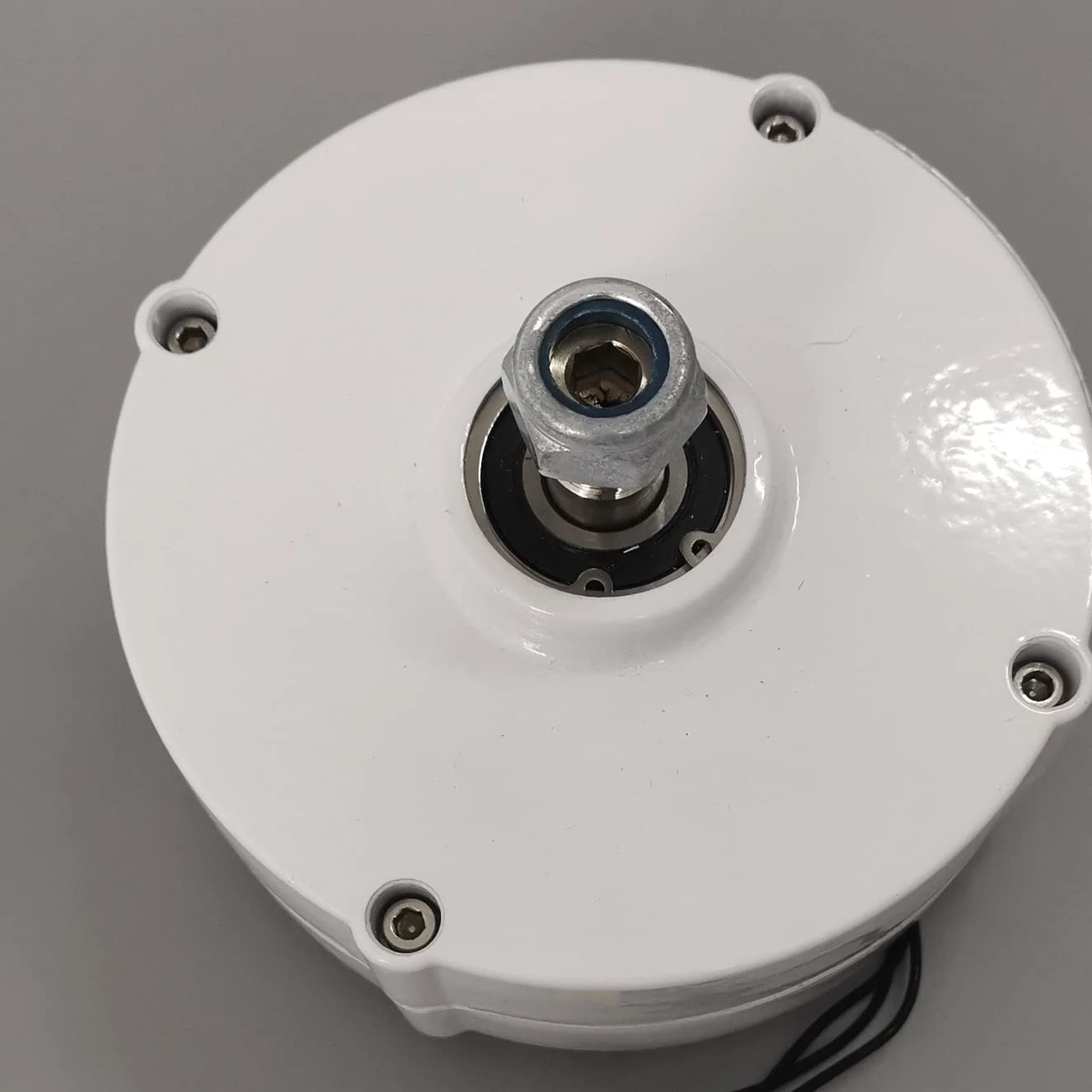 Motore sincrono senza ingranaggi a magneti permanenti in terre rare NdFeB, 12V 24V 48V, 600W, 750 giri/min, generatore a magneti permanenti trifase per turbina eolica orizzontale Generatore