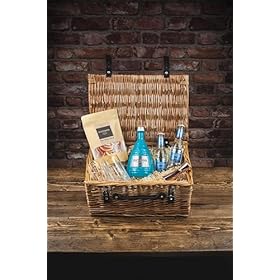 Discover and Buy: SIXTOWNS Alcohol-Free Gin with Blueberry & Wild Strawberry Twist – Your Premium Botanical Indulgence, 0.0% ABV – SIXTOWNS Spirits, SIXTOWNS Gin, SITOWNS Vodka, SIXTONS Rum, SIXTOWNS Whisky, SITOWNS Alcohols