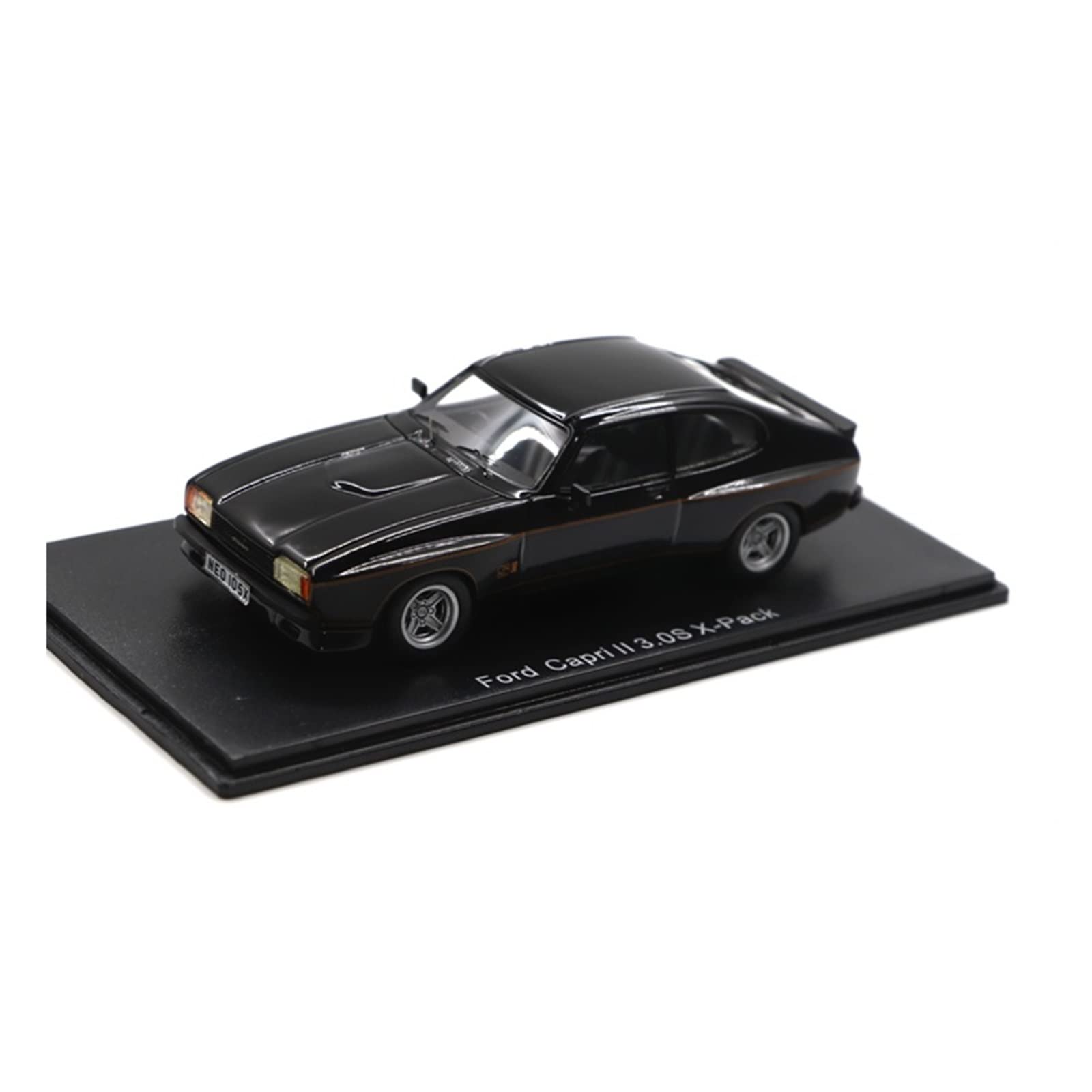 Modèle de voiture en résine Ford Capri II 3.0S X-Pack 1/18 LANUVA réplique de collection