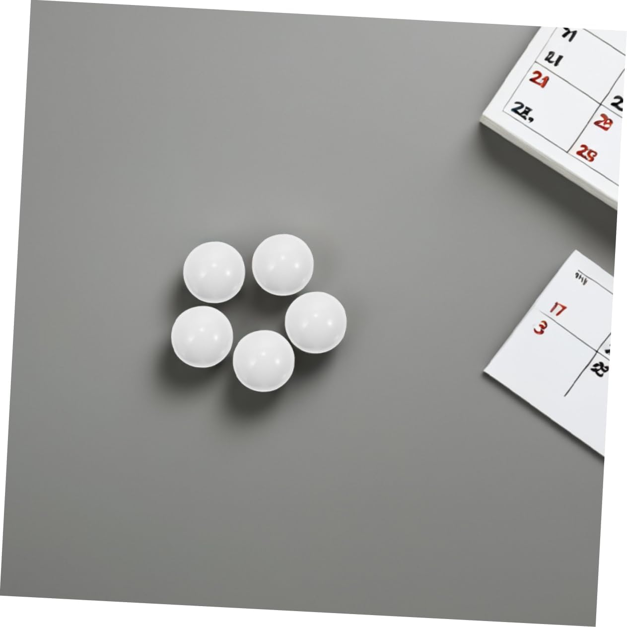 UPKOCH 10pcs Roulette Wheel Balls White Acrylic Beads for Turntables Roulette Game Table Supplies for Parties and Group Entertainment