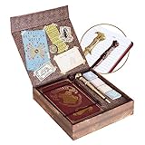 Magische Organisation Leicht Gemacht - In der Harry Potter geschenkbox mit Magnetverschluss sind all Ihre zauberhaften Schreibwaren sicher verstaut. Mit speziellen Fächern für jeden Gegenstand sorgt es für praktische Organisation. Bleiben Sie inspiriert und sortiert mit diesem entzückenden Harry Potter set!