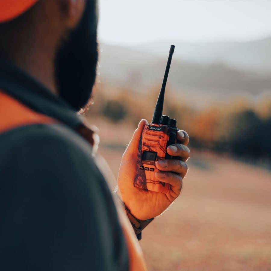 Midland- Walkie Talkie Profesional Largo Alcance G13 Blaze, Emisora Trekking y Outdoor, 99 Canales PMR446, Impermeable IPX4, 12Km, VOX y Canal RRM, Batería Li-Ion 2600mAh hasta 40H, Moassy Oak Naranja