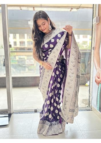 Image of Women's Banarasi Silk Georgette Saree Featuring Silver Sequin And Mirror Work