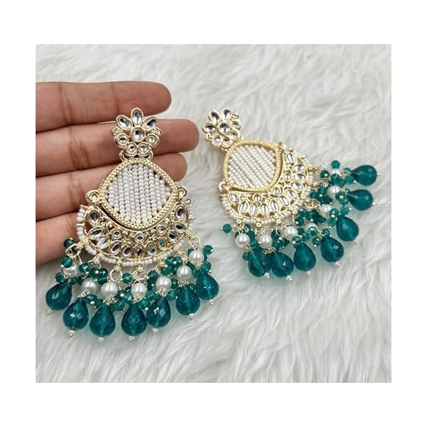Sea green crystal and pearls earring - Image 4