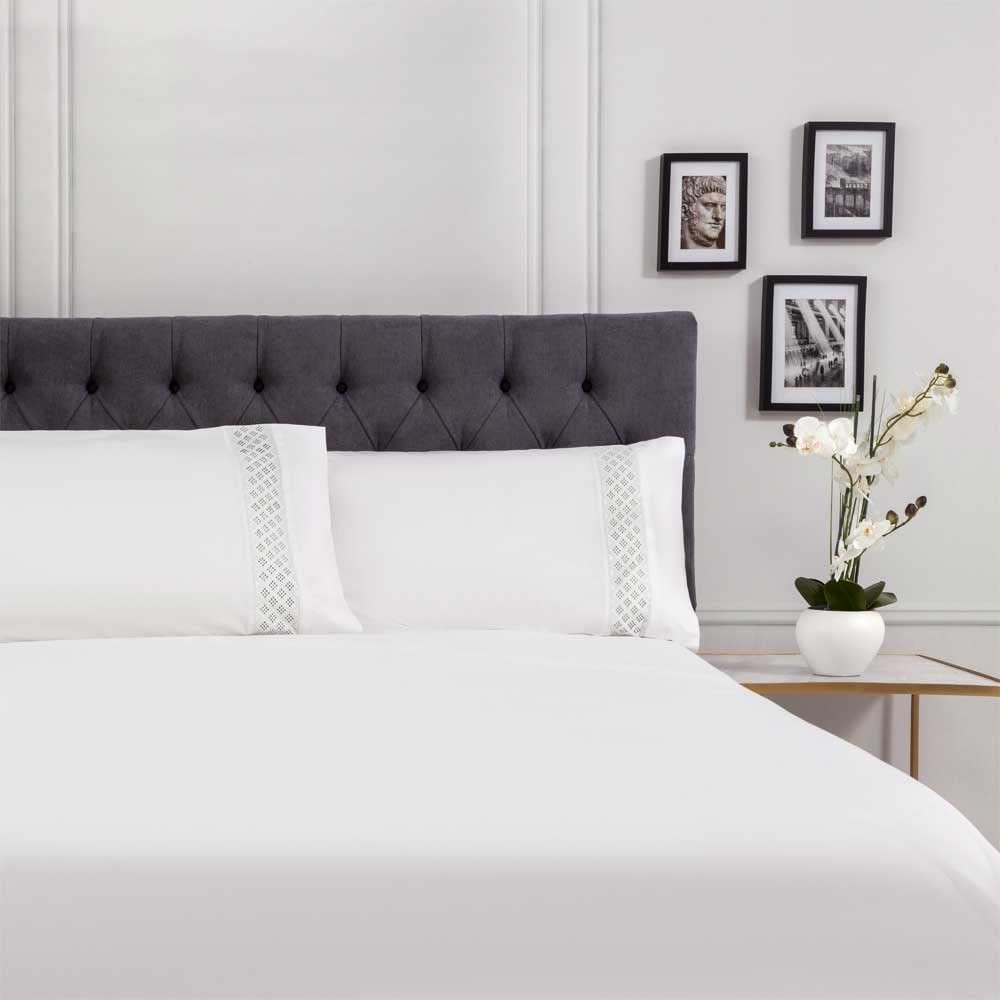COTTON ARTean Set Lenzuola 200x200 SARRIA PERCALL COTONE 100% 200 Fili Colore Bianco Set Copripiumino di 200 x 190/200 + 2 Fodere per Cuscini + Lenzuolo con Angoli 200x200 100% PERCALL COTONE