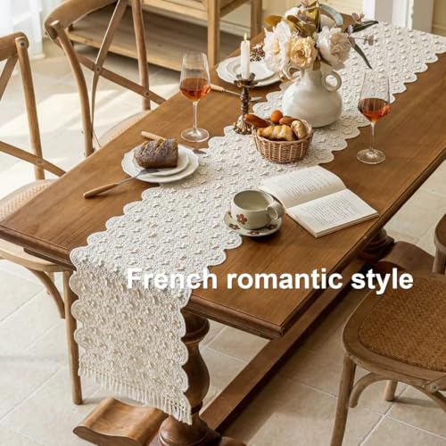 Camino de mesa con borlas que llena tu hogar de calidez y romanticismo floral 6