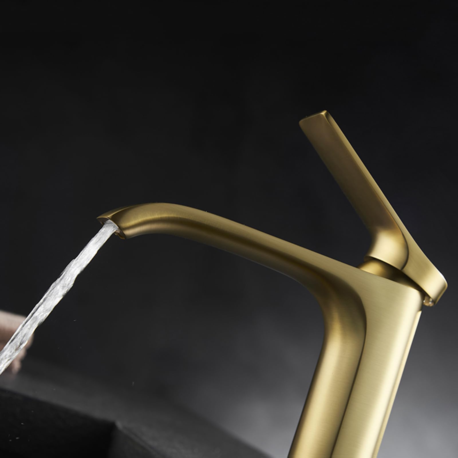 XJTNLB Wasserhahn Bad Wasserfall Waschtischarmatur Hoch Schwarz Einhebelmischer Bad mit Kaltes & Heißes Wasser Armatur Badezimmer