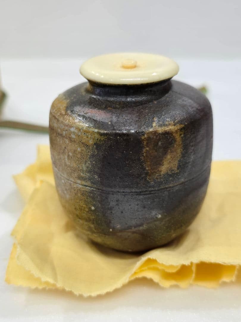 Amazon.co.jp: MT692 山本宗秀 備州窯 備前茶入 : おもちゃ