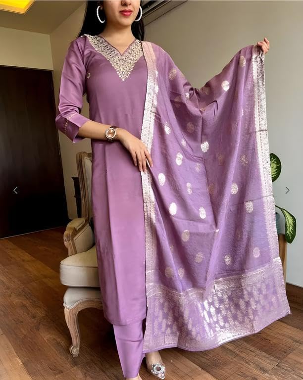 Image of Women's Chanderi Silk Kurti with Rayon Slub Pants & Dupatta | Printed Three-Quarter Sleeve Ethnic Set