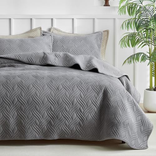 WARMDERN Ultrasonic Grey Velvet Quilt Set Queen Size, Geometric Textured Weave Pattern Modern Quilt Bedding Set, 3 Piece Soft Microfiber Bedspreads Coverlet for All Season, Grey, 90x96 inches