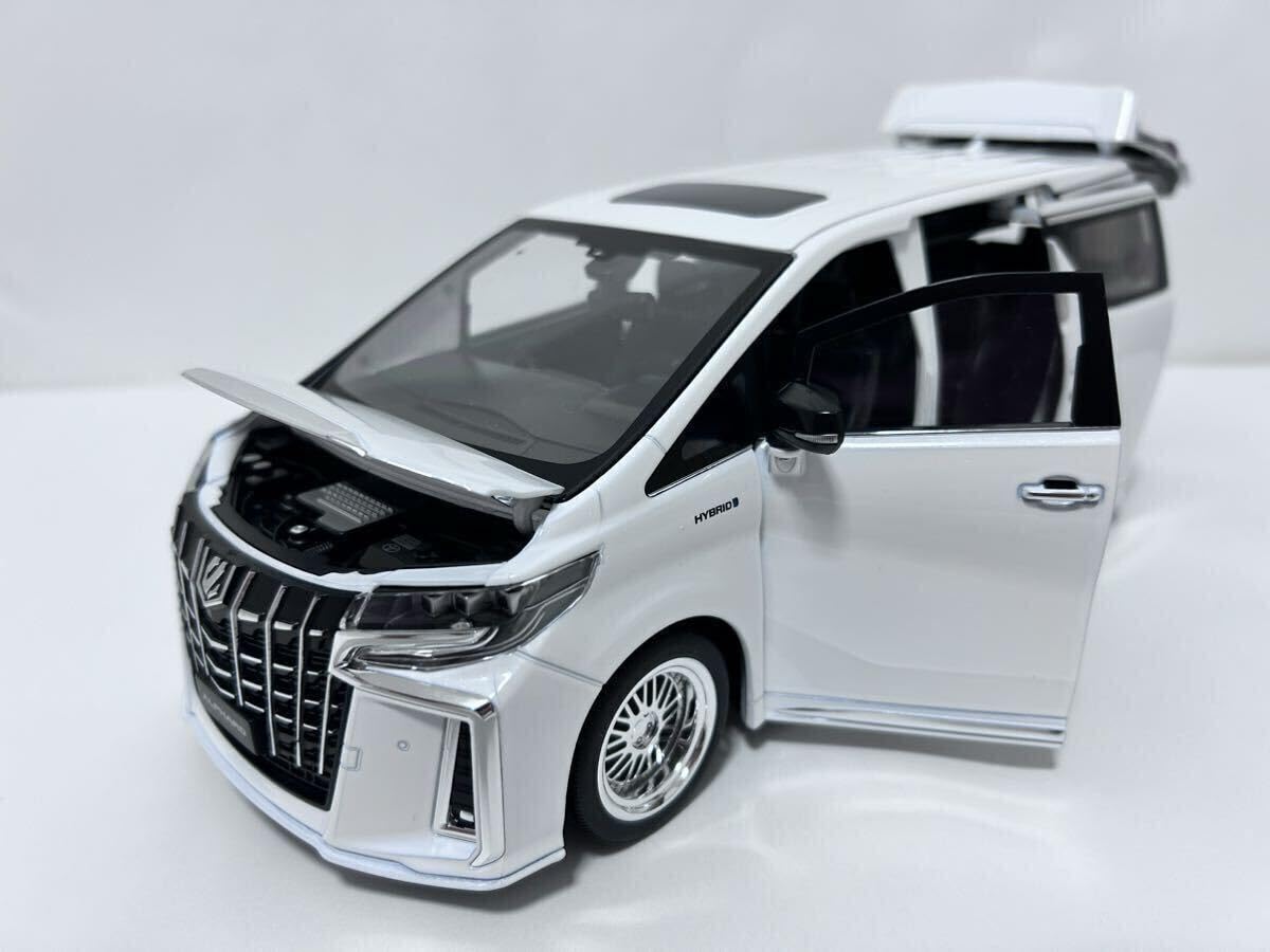 アルファード30 ミニカー Amazon | アルファード 30系 1/18 モデルカー ミニカー ダイキャスト
