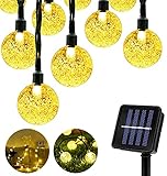 Ahorro de energía y respetuoso con el medio ambiente: esta cadena de luces consta de 50 bombillas LED resistentes al agua de alta calidad con una longitud total de 9,5 metros. Las cadenas de luces solares son de bajo consumo y recargables. Coloca el panel solar directamente bajo la luz solar y asegúrate de que el panel solar esté directamente en contacto con el sol. Encendido/apagado (después de encender este interruptor, la luz solar se enciende y se carga automáticamente).
