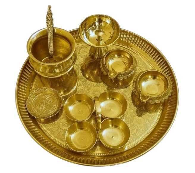 Décoration de temple de mandir avec le kit de 8 Thali Pooja en laiton