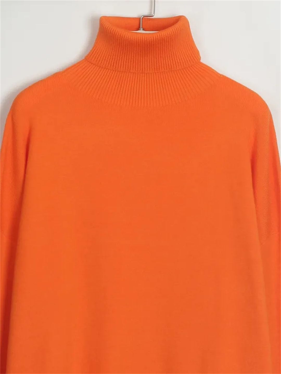 Maglione da donna a collo alto lavorato a maglia