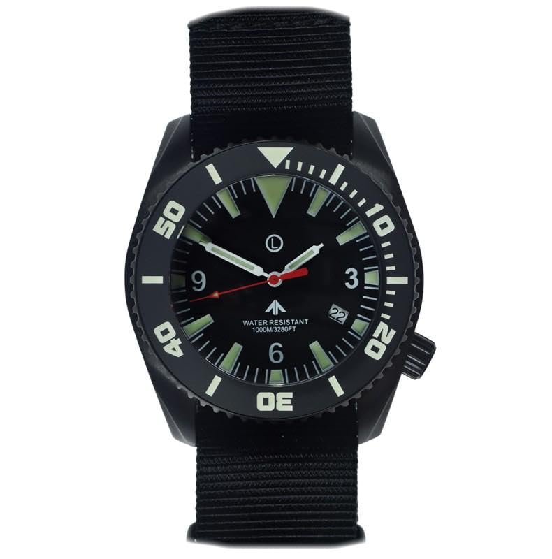 L'orologio monta un movimento Ronda 715li. Questi orologi sono strettamente basati su un design della cassa della famosa casa produttrice svizzera MRP SA, a parte alcuni aggiornamenti minori, la cassa è praticamente la stessa della fine degli anni '70, MRP prende il nome dai suoi fondatori M archand, R oth e P etignat, è stata fondata nel 1953 e acquistata da Georges Hauert nel 1979.