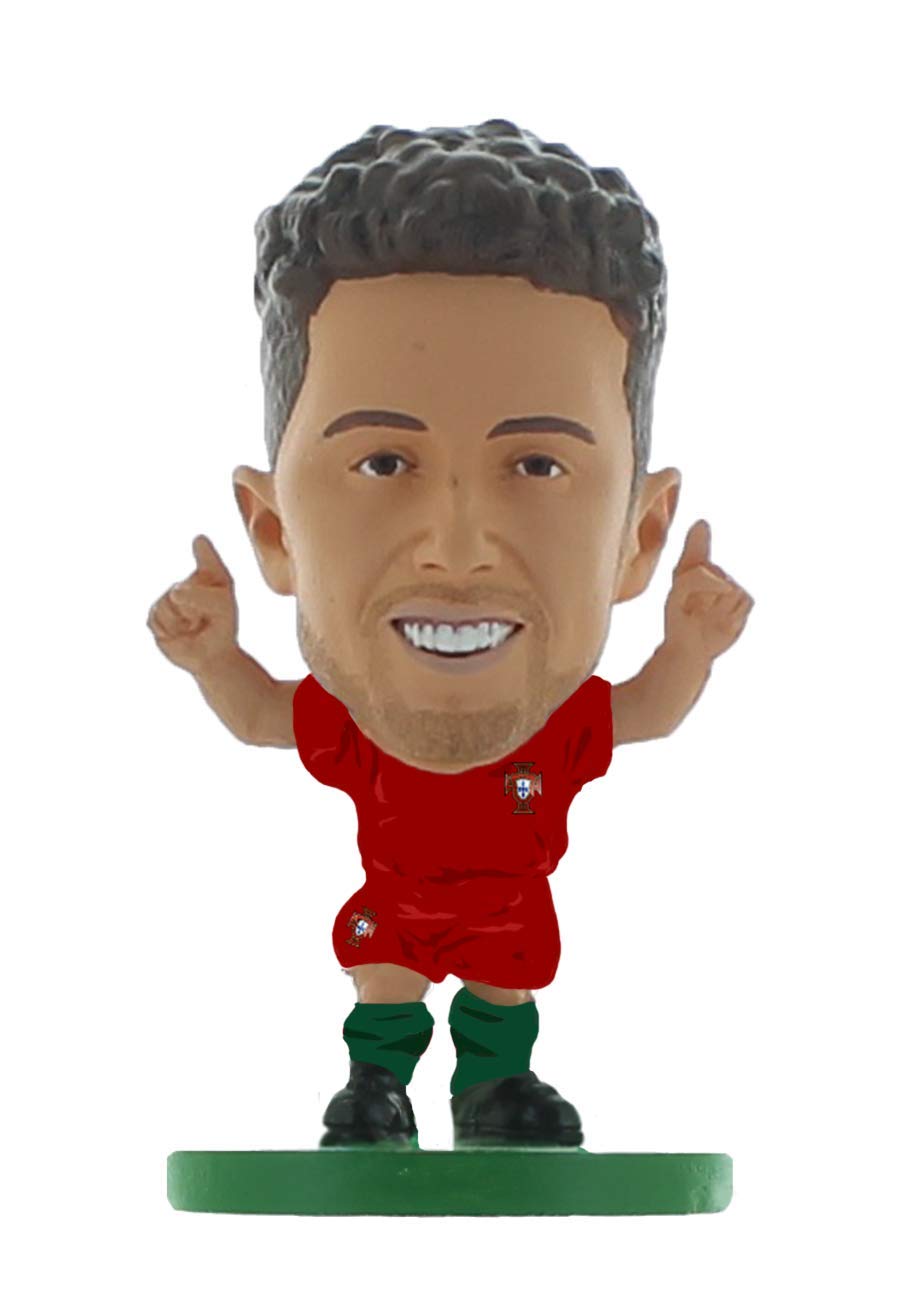 Amazon.com: SoccerStarz - Portugal Diogo Jota - Home Kit : Toys