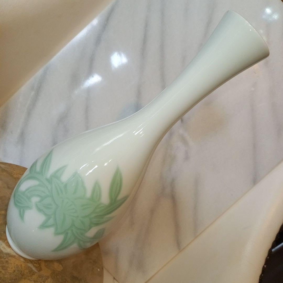 の*り様 井上萬二　百合　花　花瓶　壺　緑　茶器 Amazon.co.jp: 井上萬二 百合 花 花瓶 壺 緑 茶器 : ホビー