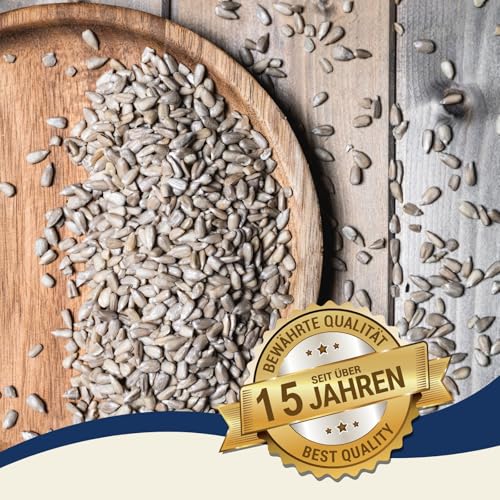 Lyra Pet® | 25 kg Sonnenblumenkerne Geschält | Wildvogelfutter Ganzjährig | Ideal für Jungtiere | Vogelfutter für Wildvögel | Wertvolles Streufutter | Energiespender ohne Schale | Sommer und Winter