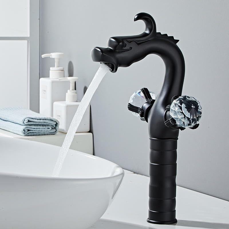 Robinet de lavabo noir pour harmoniser votre vasque de salle de bain moderne