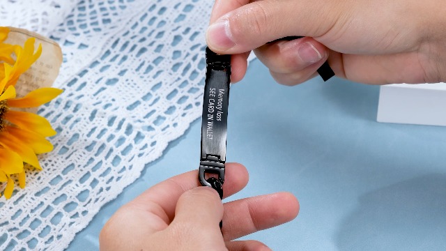 Amazon.com: FenFang Personalized Medical Alert Bracelets