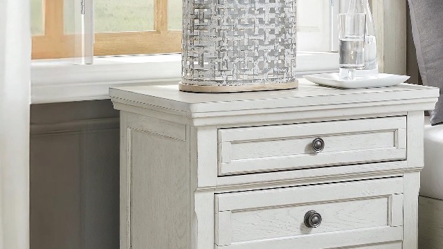 Amazon.com: Signature Design by Ashley Robbinsdale Traditional 2