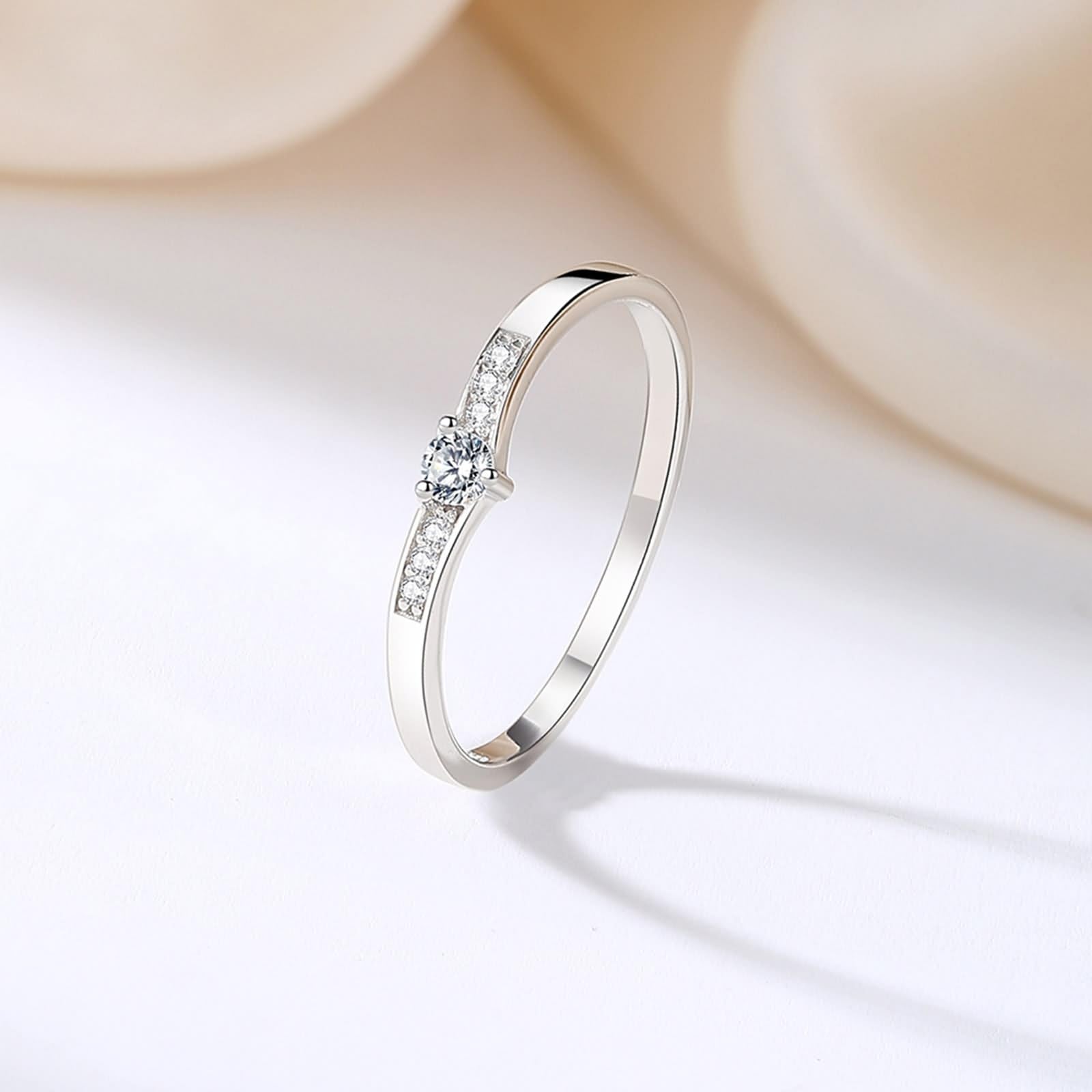 Modna biżuteria, pierścionek damski vintage prosty okrągły diament 9K białe złoto rozmiar 45 (14,3)