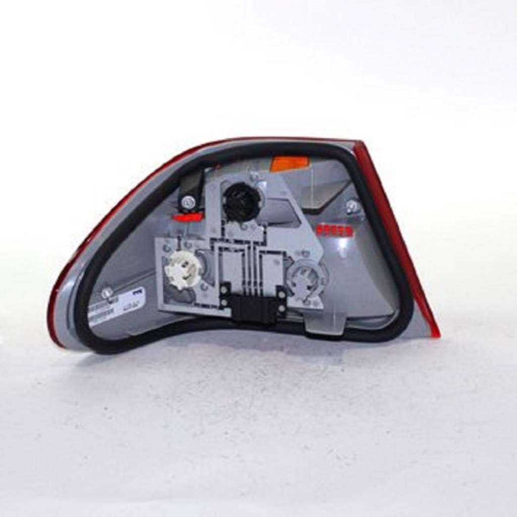 CarLights360 For Mercedes-Benz E300 Tail Light 1995 96 97 98 1999 Passenger Side w/Bulbs Sedan For MB2805101 | 210 820 46 64
