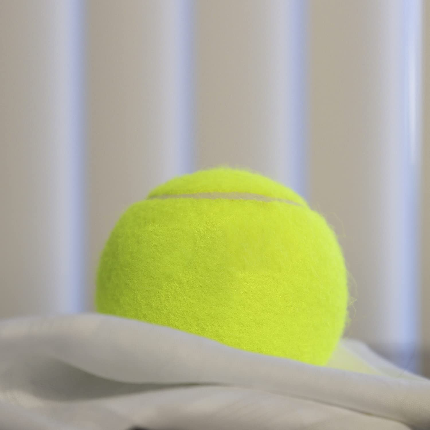 Penn High Altitude Tennis Balls Championship – Yellow - USTA & ITF Approved - Official Ball of The United States Tennis Association Leagues - Natural Rubber for consistent Play