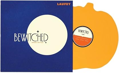 Bewitched (Spooky Edition) Pumpkin Shaped ( Very Rare! ) por laufey(singer) — capa do álbum