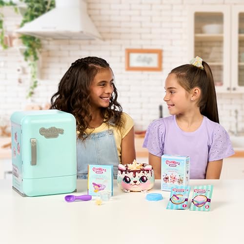 Cookeez Makery Freezy Cakez. Mix & Decorate Your Plush Best Friend! Place Your Cake Mix in The Freeze and Be Amazed When A Scented, Shivering, Interactive Plush Friend Comes Out. Styles May Vary by Cookeez Makery - Image 2