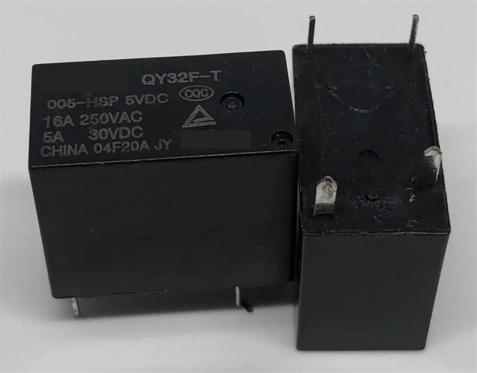 Relais QY32F-T 005-HSP 5V commutation haute capacite 16A 4 pins